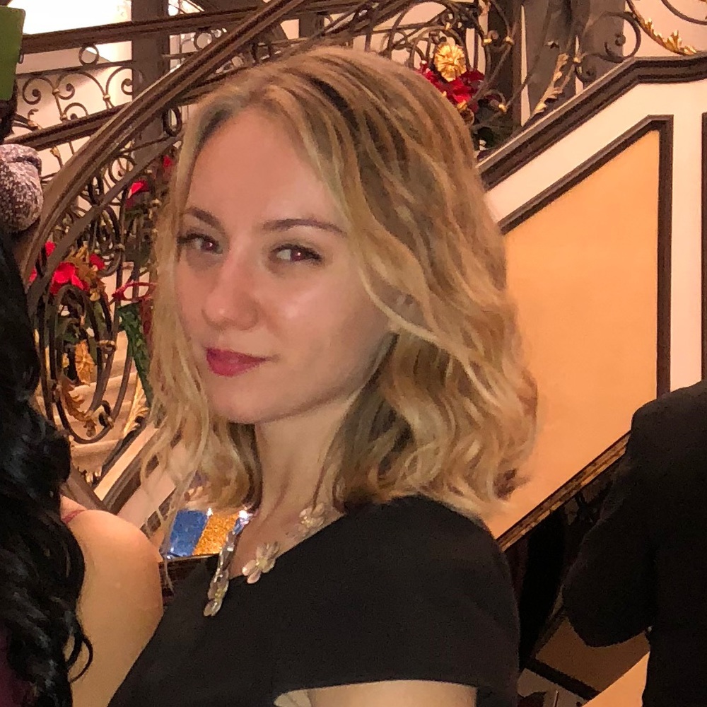 Meet your Posher, Danielle